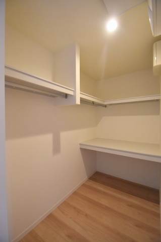 収納　広々ウォークインクローゼット