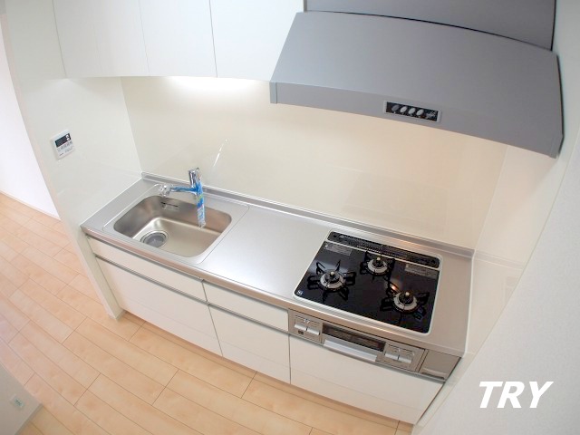 キッチン　３口コンロのシステムキッチン！