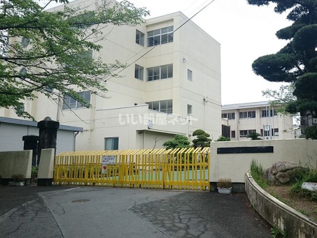 小学校　湖西市立鷲津小学校（小学校）まで1796m