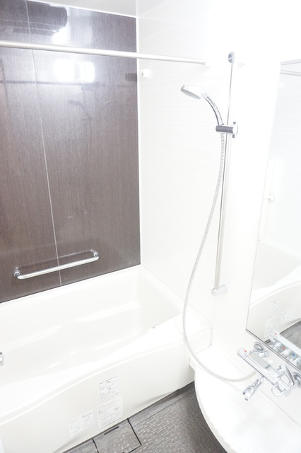 バス・シャワールーム　浴室乾燥機能付きバスルーム