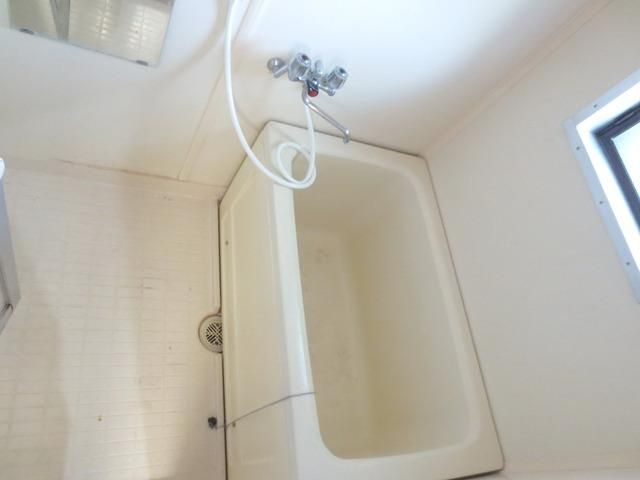 バス・シャワールーム　★窓★鏡付き★