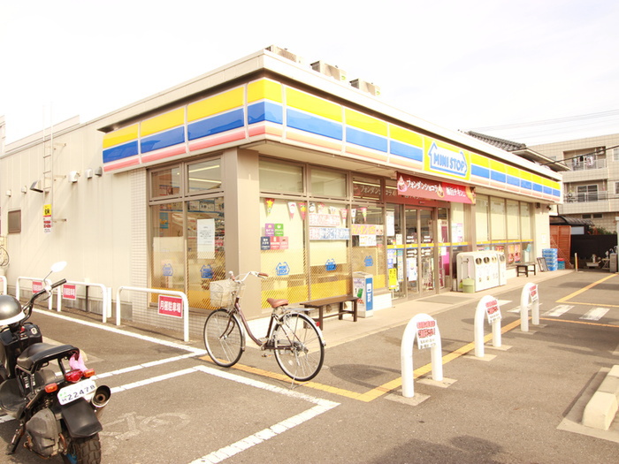 コンビニ　ミニストップ（コンビニ）まで185m