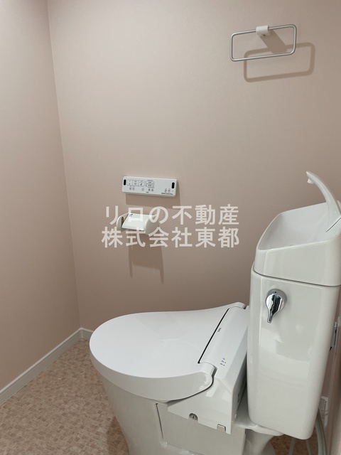 トイレ　洗浄・暖房便座付です！
