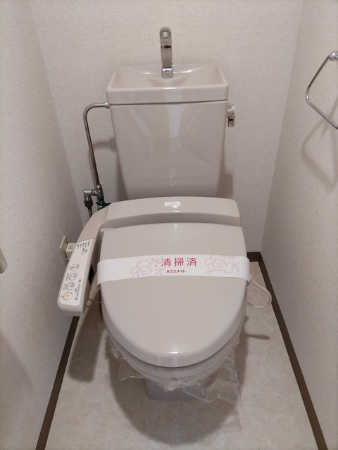 トイレ　洗浄機能付きトイレ※同タイプ参考写真