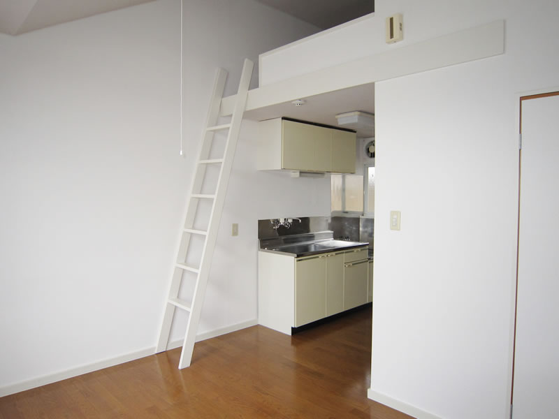 居室・リビング　室内