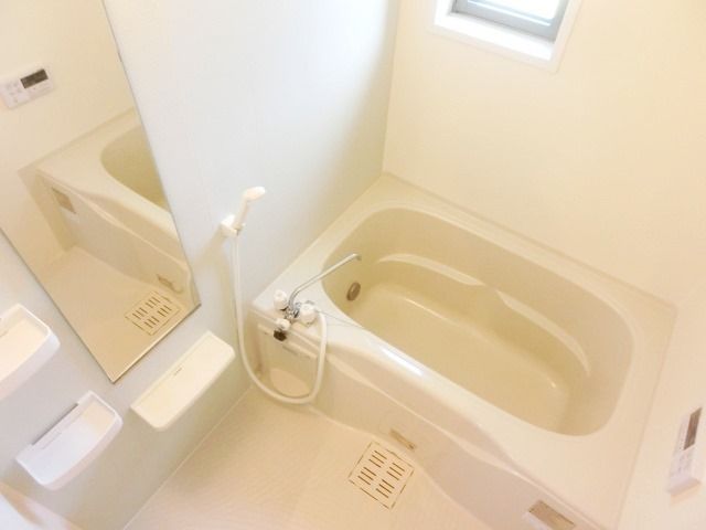 バス・シャワールーム　いつでも温か追い焚き機能付きバス