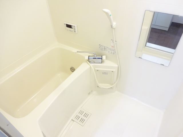 バス・シャワールーム　追焚き付きバス