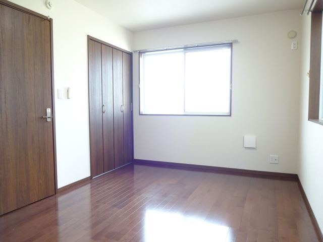 居室・リビング　広い洋室