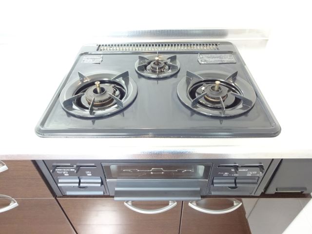 その他設備　３口コンロ付きシステムキッチン