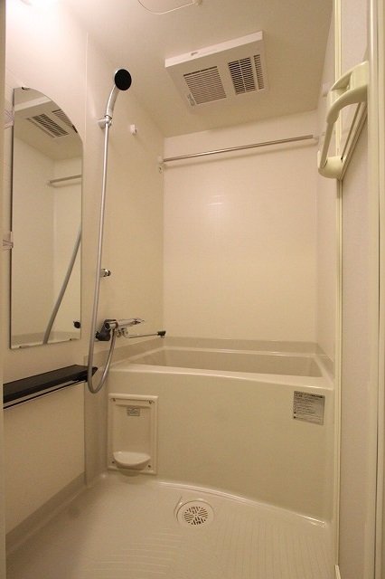 バス・シャワールーム　同物件別号室の写真です。