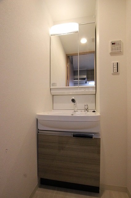 洗面設備　同物件別号室の写真です。