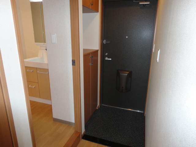 玄関　玄関(人感センサーライト)