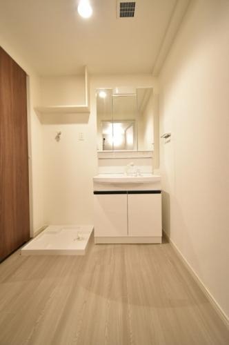 洗面設備　朝の支度はこちらでどうぞ