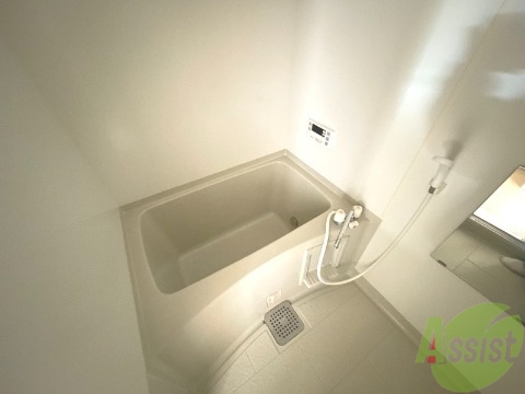 バス・シャワールーム　バスルームはこんな感じです。一人暮らしにピッタリのサイズです