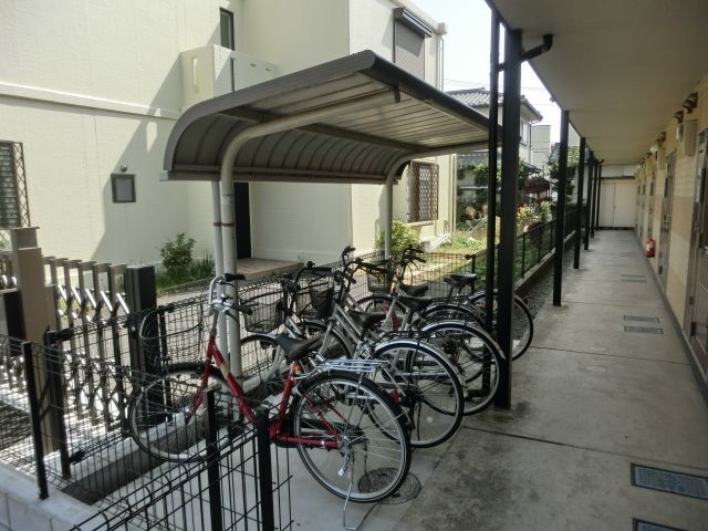 その他共有部分　屋根付きの駐輪場