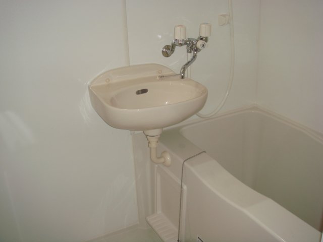 バス・シャワールーム　浴室乾燥機付きでとっても便利