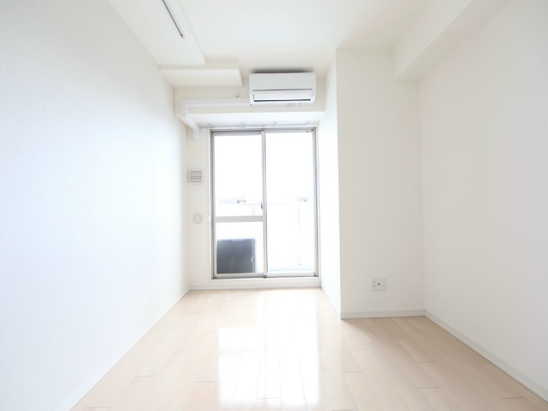 バルコニー　洋室6.8帖　クローゼット付（収納充実してます）