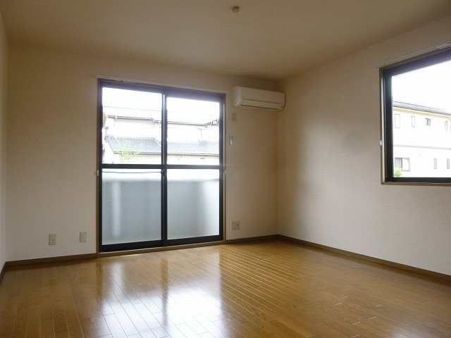 居室・リビング　写真は103号室です（参考）