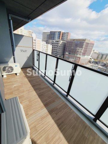 バルコニー　暖かな日差しのふりそそぐバルコニー