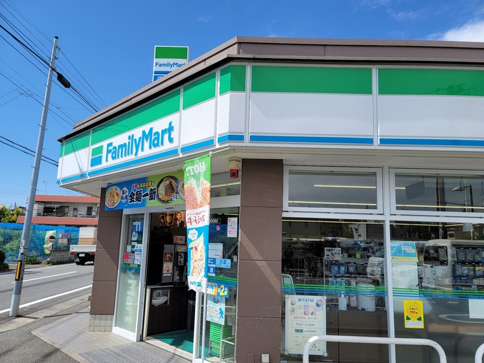 コンビニ　ファミリーマート　関町庚申通り店（コンビニ）まで323m