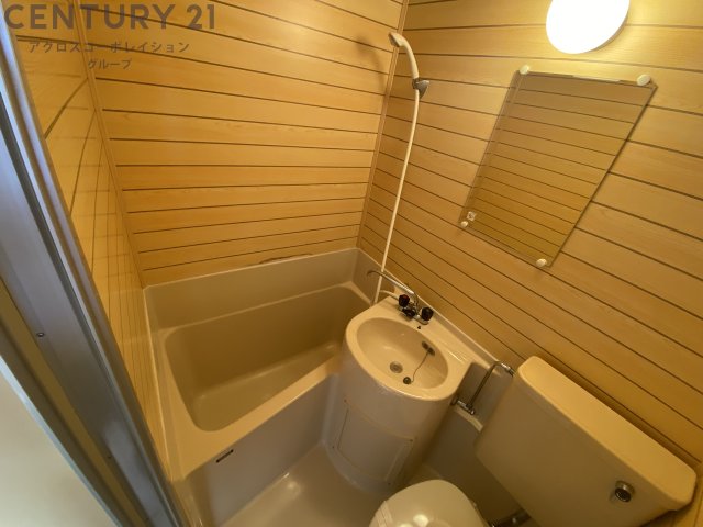 バス・シャワールーム　シンプルで機能的なユニットバス！