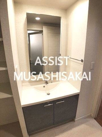 洗面設備　室内写真：設備同仕様の参考写真です