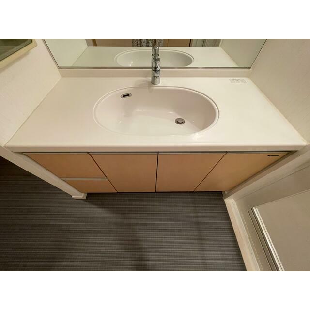 洗面設備　コンパクトで使いやすい洗面所