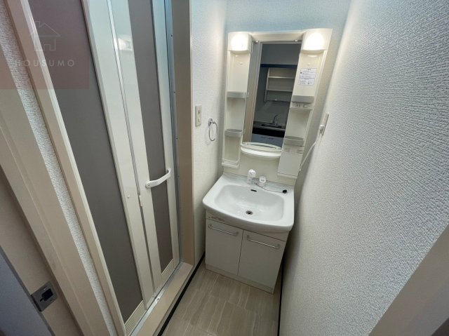 洗面設備　独立洗面化粧台付き