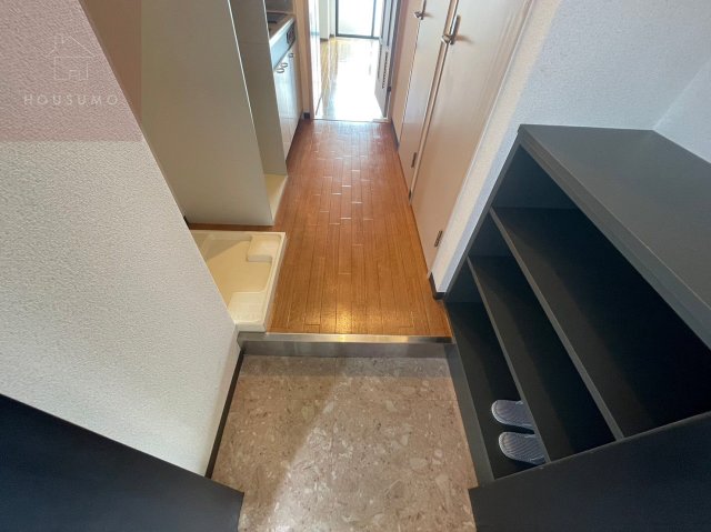 玄関　収納もある玄関です