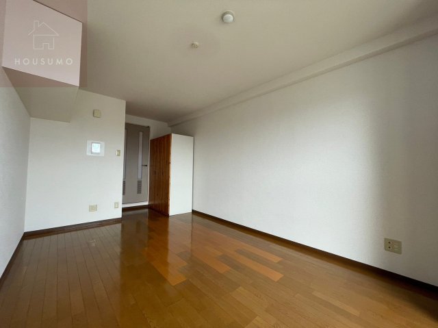 居室・リビング　こちらの居間で趣味の時間をお楽しみください