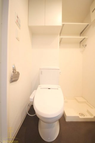 トイレ　SERENiTE本町エコート