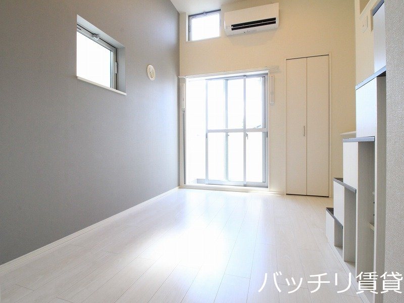 バルコニー　別号室タイプの為、現状を優先致します。