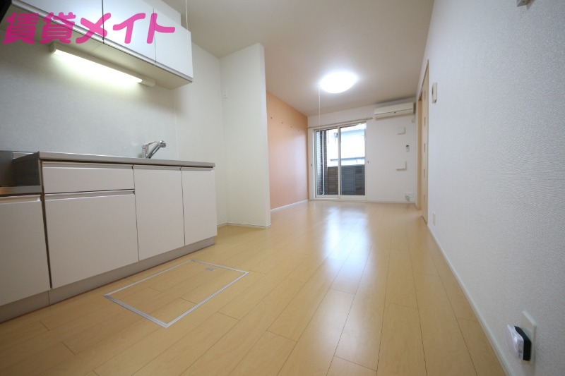 居室・リビング　同型参考写真