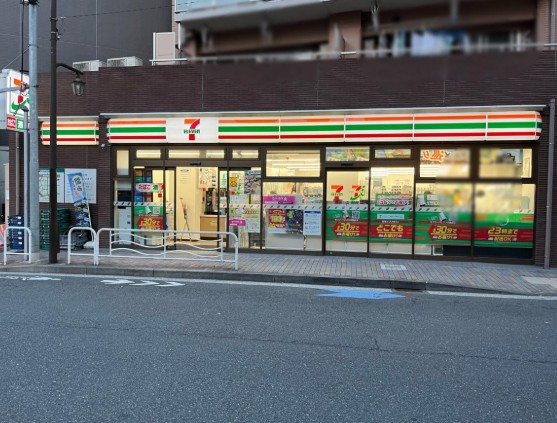 コンビニ　セブンイレブン江東門前仲町1丁目店（コンビニ）まで95m