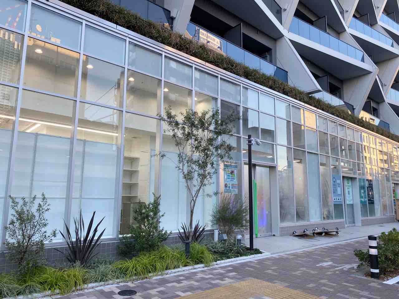 ドラックストア　くすりの福太郎東麻布店（ドラッグストア）まで395m