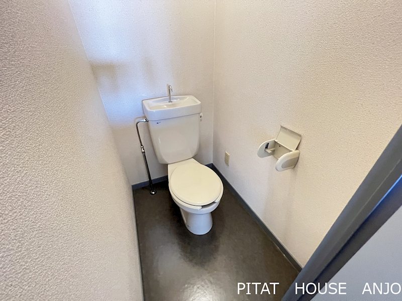 トイレ　参考写真３-C