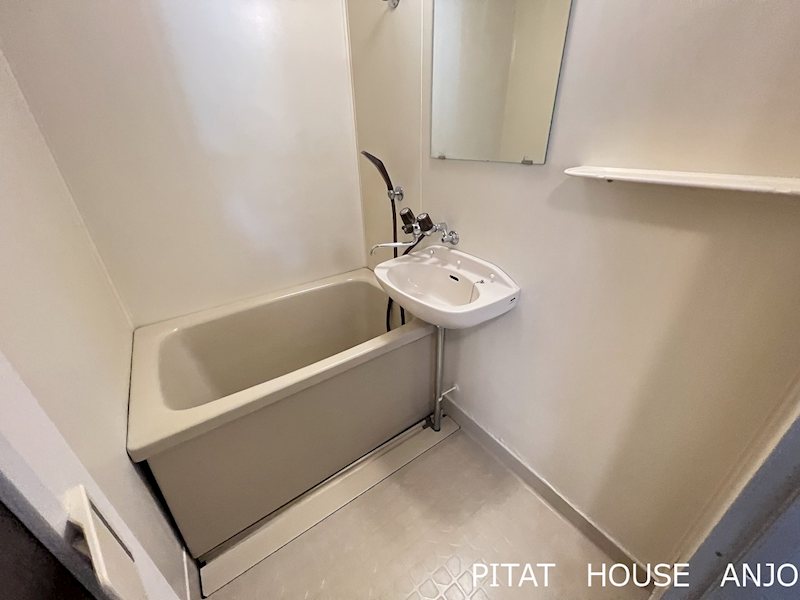 バス・シャワールーム　参考写真３-C