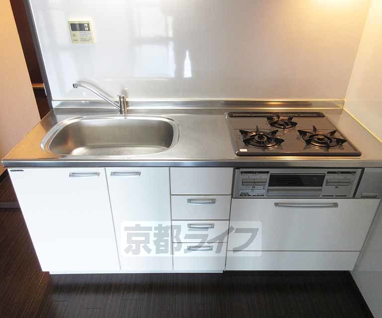 キッチン　ピカピカのキッチンです・