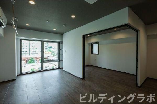 居室・リビング　別号室参考画像です。