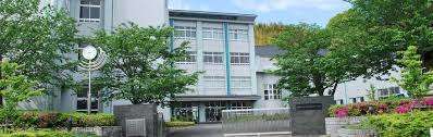 中学校　静岡市立清水興津中学校（中学校）まで754m