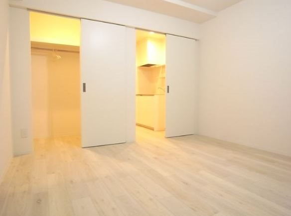 居室・リビング　別号室の参考写真になります。