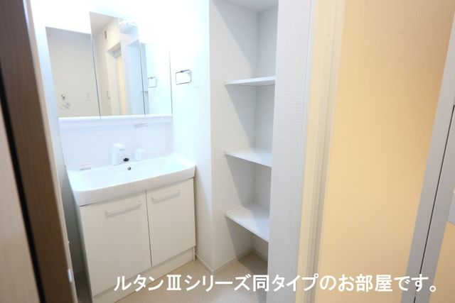 洗面設備　※同タイプの写真になります