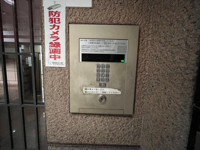 セキュリティ　落ち着いたエントランスです