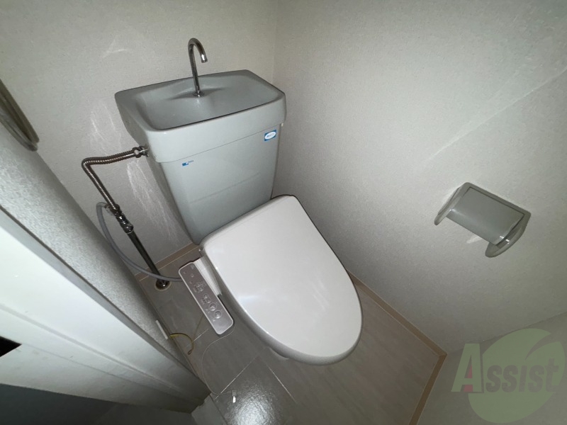 トイレ　トイレはウォシュレットが付いております。