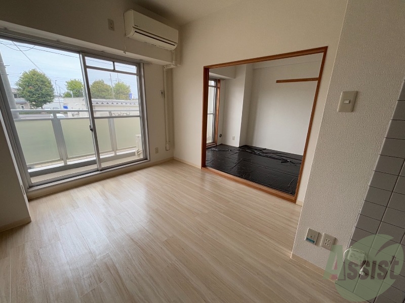 居室・リビング　リビングは７．５帖の広さがあるお部屋になります。