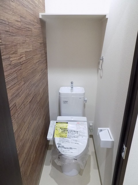 トイレ　同一施工会社同一仕様写真