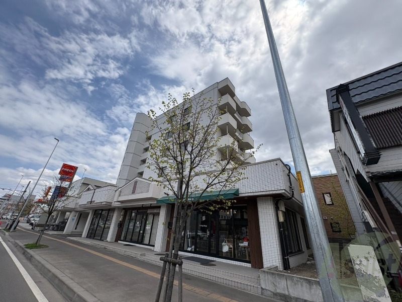 建物外観　札幌市中央区南１９条「ヴィレッジ１１」