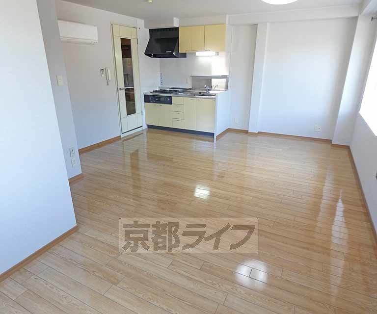 居室・リビング　広々１３帖のリビングが魅力の１ＬＤＫのお部屋です