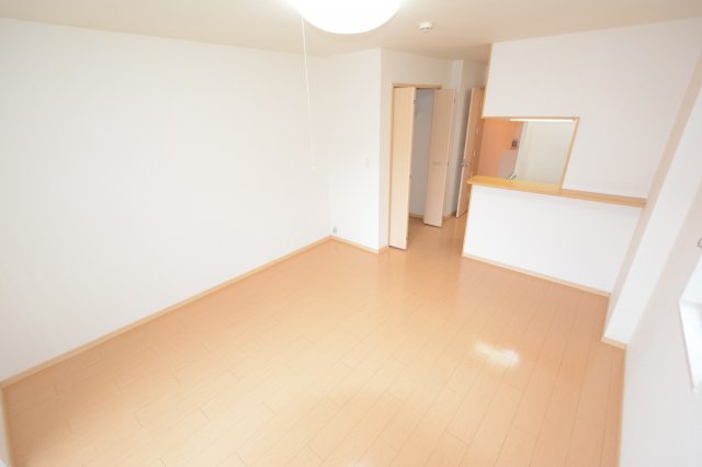 居室・リビング　２面採光の明るいお部屋です。