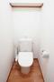 トイレ　トイレは快適な温水洗浄便座付き